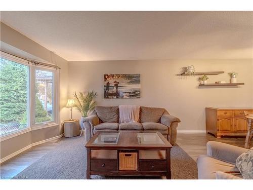 49 Palomino Drive, Brantford, ON - Indoor Photo Showing Living Room