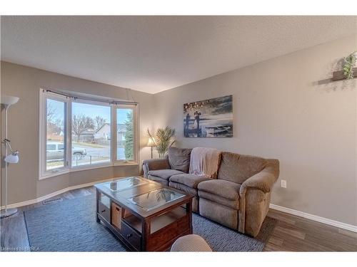 49 Palomino Drive, Brantford, ON - Indoor Photo Showing Living Room