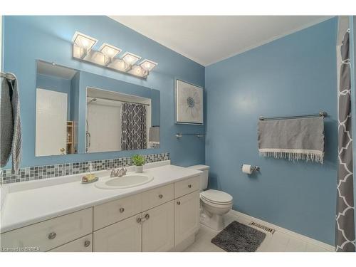 49 Palomino Drive, Brantford, ON - Indoor Photo Showing Bathroom