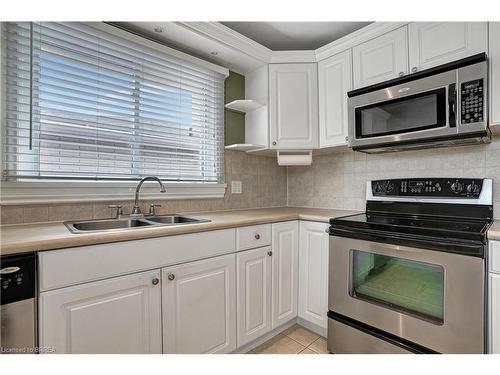 34 Wiltshire Drive, Brantford, ON - Indoor Photo Showing Kitchen With Double Sink