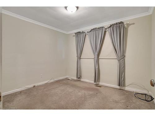 34 Wiltshire Drive, Brantford, ON - Indoor Photo Showing Other Room