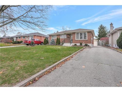 34 Wiltshire Drive, Brantford, ON - Outdoor