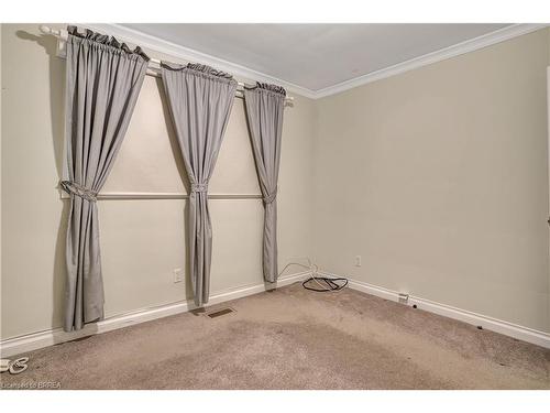 34 Wiltshire Drive, Brantford, ON - Indoor Photo Showing Other Room