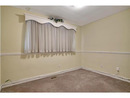 34 Wiltshire Drive, Brantford, ON - Indoor Photo Showing Other Room