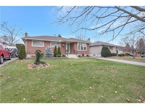 34 Wiltshire Drive, Brantford, ON - Outdoor