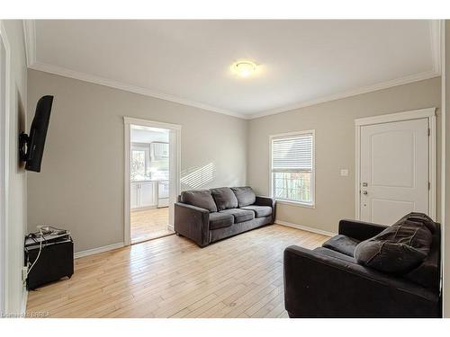 75 St George Street, Brantford, ON - Indoor Photo Showing Living Room