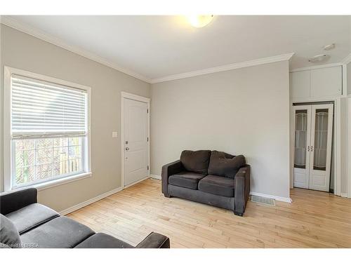 75 St George Street, Brantford, ON - Indoor Photo Showing Living Room