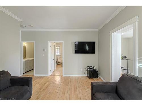 75 St George Street, Brantford, ON - Indoor Photo Showing Living Room