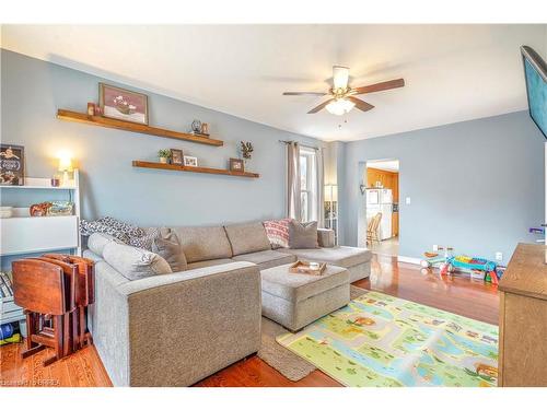 99 Superior Street, Brantford, ON - Indoor Photo Showing Living Room