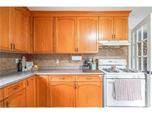 99 Superior Street, Brantford, ON - Indoor Photo Showing Kitchen