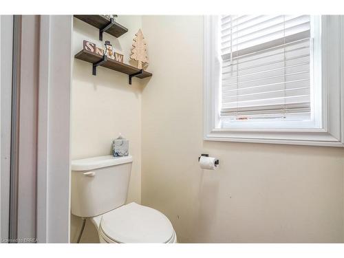 99 Superior Street, Brantford, ON - Indoor Photo Showing Bathroom