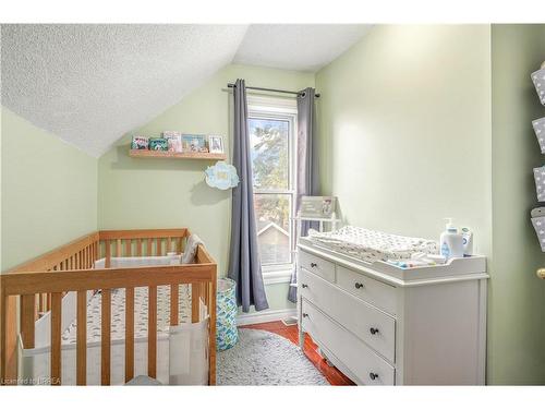 99 Superior Street, Brantford, ON - Indoor Photo Showing Bedroom