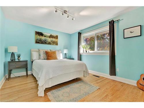 150 Hatton Drive, Ancaster, ON - Indoor Photo Showing Bedroom