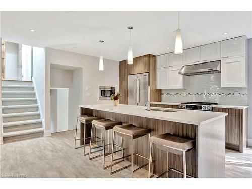 150 Hatton Drive, Ancaster, ON - Indoor Photo Showing Kitchen With Upgraded Kitchen