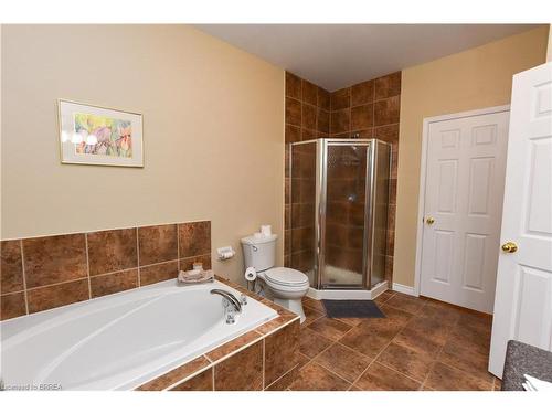 52-10 Cobblestone Drive, Paris, ON - Indoor Photo Showing Bathroom