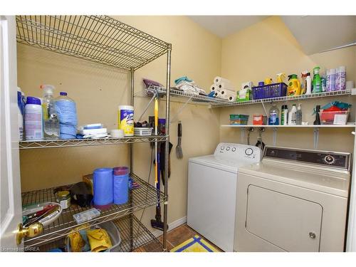 52-10 Cobblestone Drive, Paris, ON - Indoor Photo Showing Laundry Room