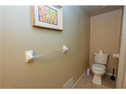 52-10 Cobblestone Drive, Paris, ON - Indoor Photo Showing Bathroom