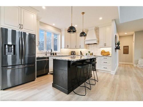 3191 Windham West Quarter Line Road, Norfolk County, ON - Indoor Photo Showing Kitchen With Upgraded Kitchen