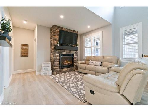 3191 Windham West Quarter Line Road, Norfolk County, ON - Indoor Photo Showing Living Room With Fireplace