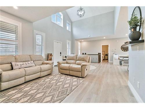 3191 Windham West Quarter Line Road, Norfolk County, ON - Indoor Photo Showing Living Room