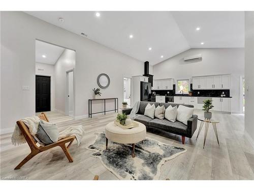 59 Laurel Street, Paris, ON - Indoor Photo Showing Living Room