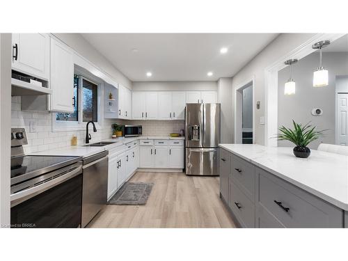 29 Pippin Drive, Brantford, ON - Indoor Photo Showing Kitchen With Stainless Steel Kitchen