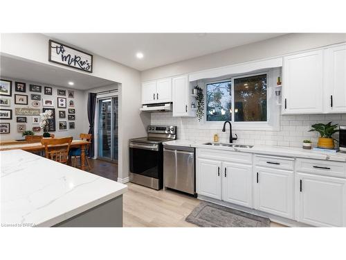 29 Pippin Drive, Brantford, ON - Indoor Photo Showing Kitchen With Stainless Steel Kitchen