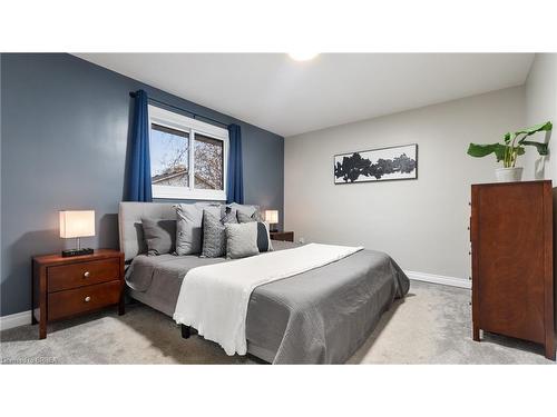 29 Pippin Drive, Brantford, ON - Indoor Photo Showing Bedroom