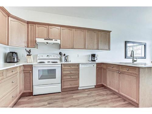 185-2025 Meadowgate Boulevard, London, ON - Indoor Photo Showing Kitchen