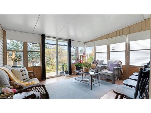 21 Long Point Boulevard, Port Rowan, ON - Indoor Photo Showing Living Room