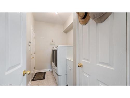 137 Thoroughbred Boulevard, Ancaster, ON - Indoor Photo Showing Laundry Room