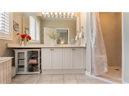 137 Thoroughbred Boulevard, Ancaster, ON - Indoor Photo Showing Bathroom