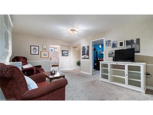 137 Thoroughbred Boulevard, Ancaster, ON - Indoor Photo Showing Other Room