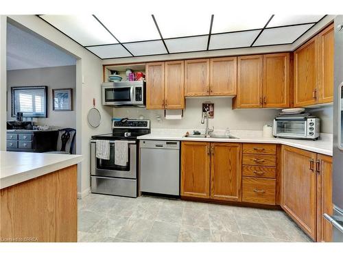 305-88 Tollgate Road, Brantford, ON - Indoor Photo Showing Kitchen With Double Sink