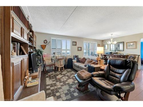 305-88 Tollgate Road, Brantford, ON - Indoor Photo Showing Living Room