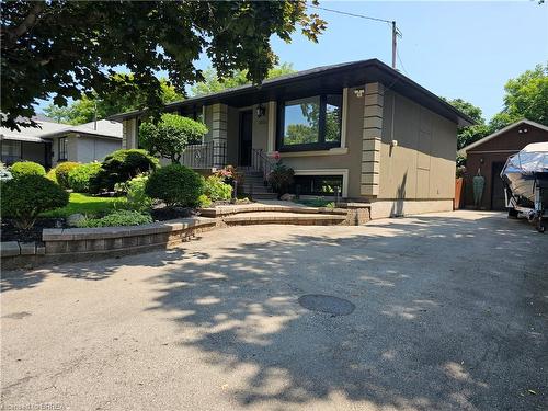 2086 Hixon Street, Oakville, ON 