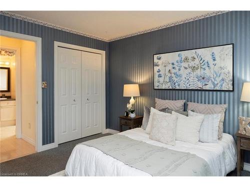 1-25 Cobden Court, Brantford, ON - Indoor Photo Showing Bedroom