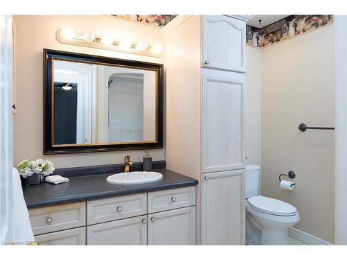 1-25 Cobden Court, Brantford, ON - Indoor Photo Showing Bathroom