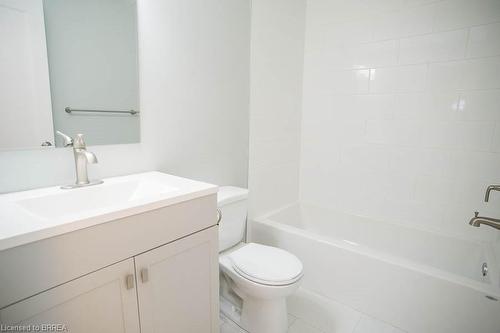 46 Enfield Crescent, Brantford, ON - Indoor Photo Showing Bathroom