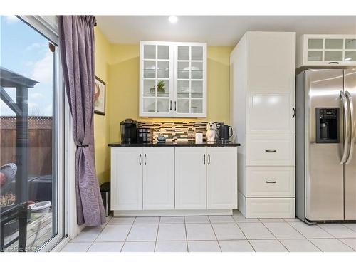 25 Killarney Street, Brantford, ON - Indoor Photo Showing Bathroom