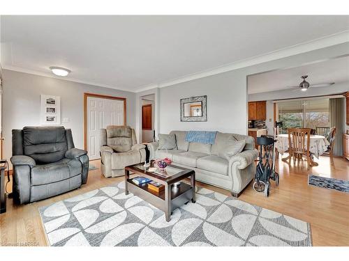 2 Saint Catharine Street, Burford, ON - Indoor Photo Showing Living Room