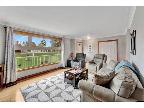 2 Saint Catharine Street, Burford, ON - Indoor Photo Showing Living Room