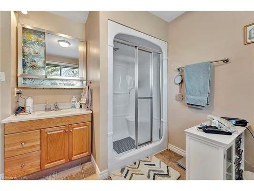 2 Saint Catharine Street, Burford, ON - Indoor Photo Showing Bathroom