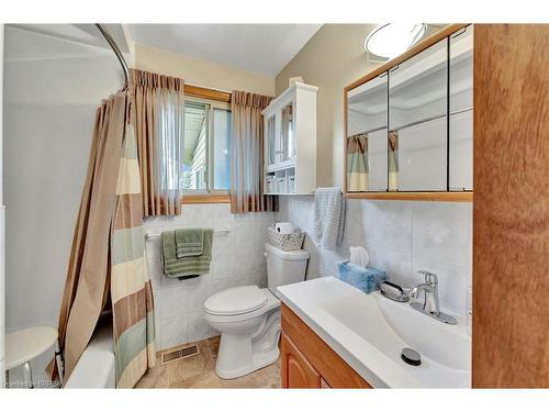 2 Saint Catharine Street, Burford, ON - Indoor Photo Showing Bathroom