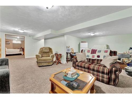 2 Saint Catharine Street, Burford, ON - Indoor Photo Showing Living Room