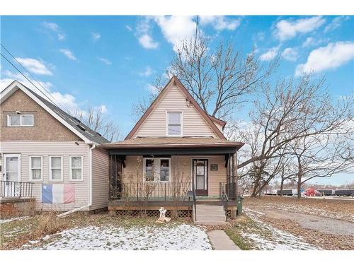 31 Mckinstry Street, Hamilton, ON - Outdoor With Deck Patio Veranda With Facade