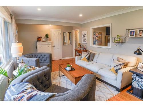 71 Norman Street, Brantford, ON - Indoor Photo Showing Living Room