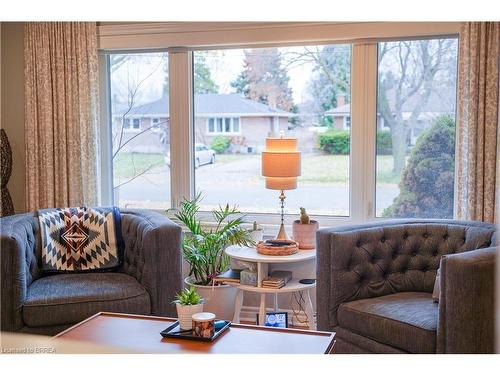 71 Norman Street, Brantford, ON - Indoor Photo Showing Living Room