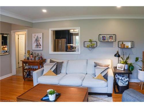 71 Norman Street, Brantford, ON - Indoor Photo Showing Living Room