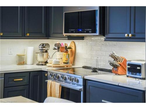 71 Norman Street, Brantford, ON - Indoor Photo Showing Kitchen With Upgraded Kitchen